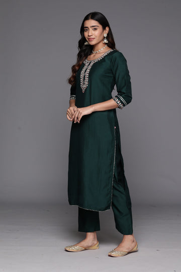 Varanga Women Green Mirror Embellished Straight Kurta With Bottom And Contrast Dupatta